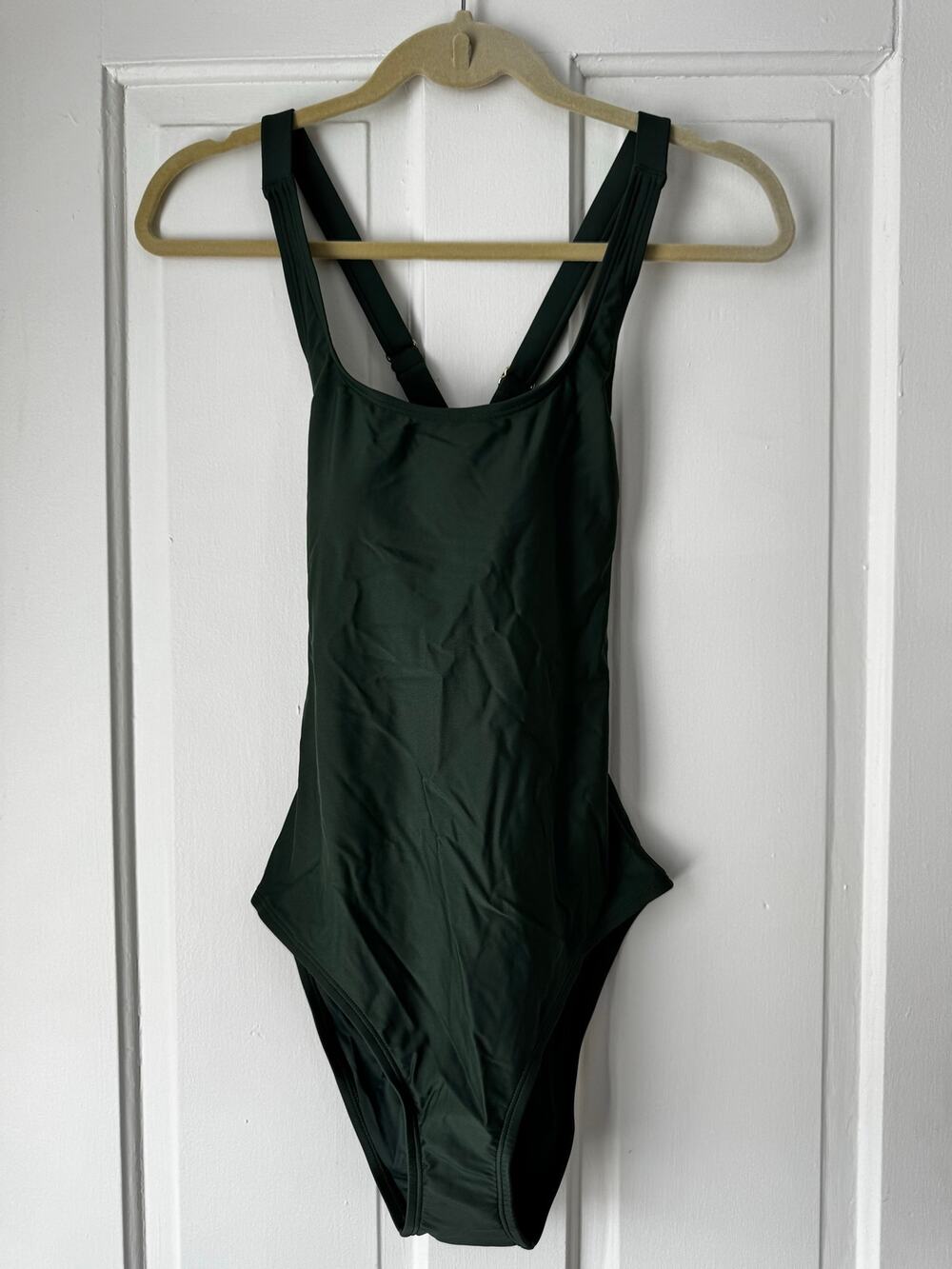 NWT Quince Women's Italian Cross-Back One-Piece Swimsuit